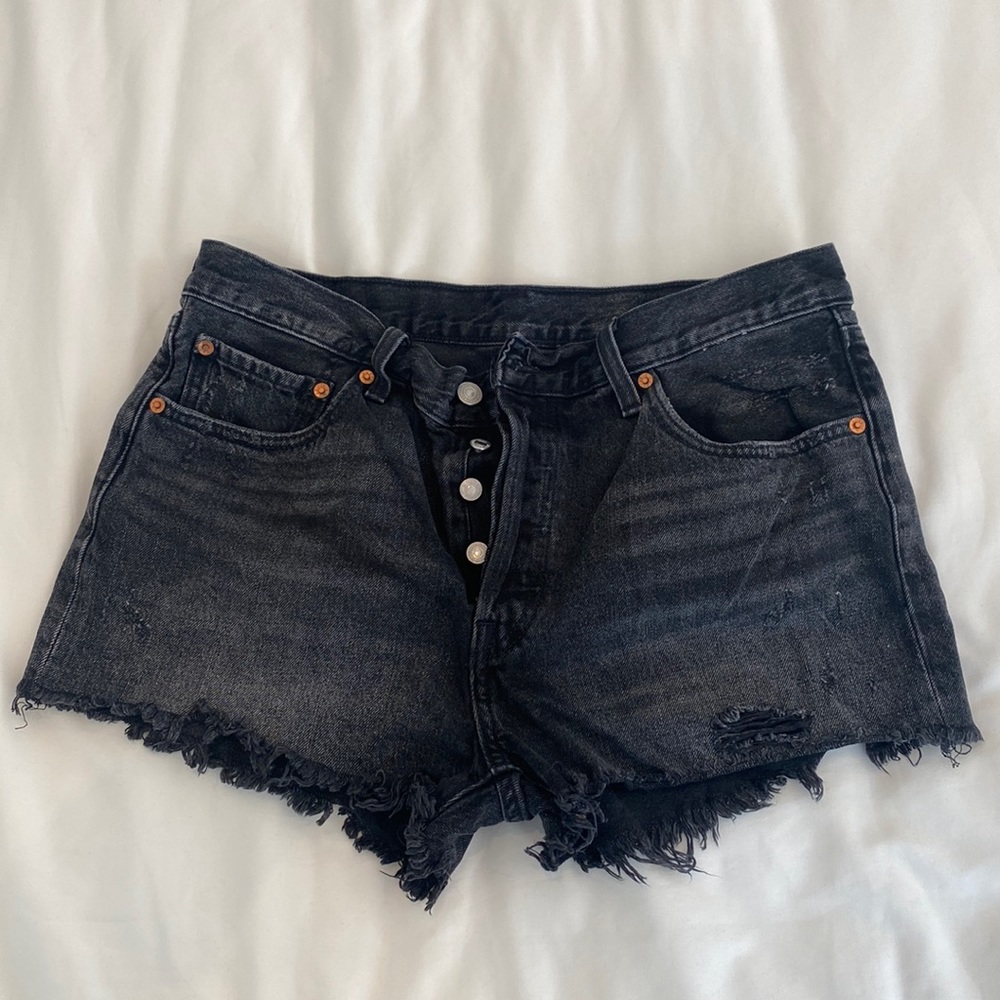 Levi's 501 Mid-Rise Denim Short
- Trashed Black